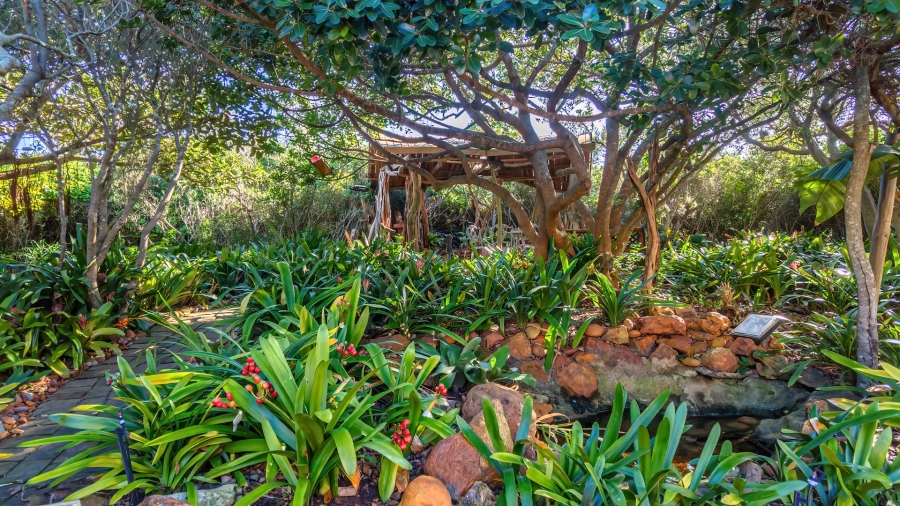 5 Bedroom Property for Sale in Village On Sea Western Cape